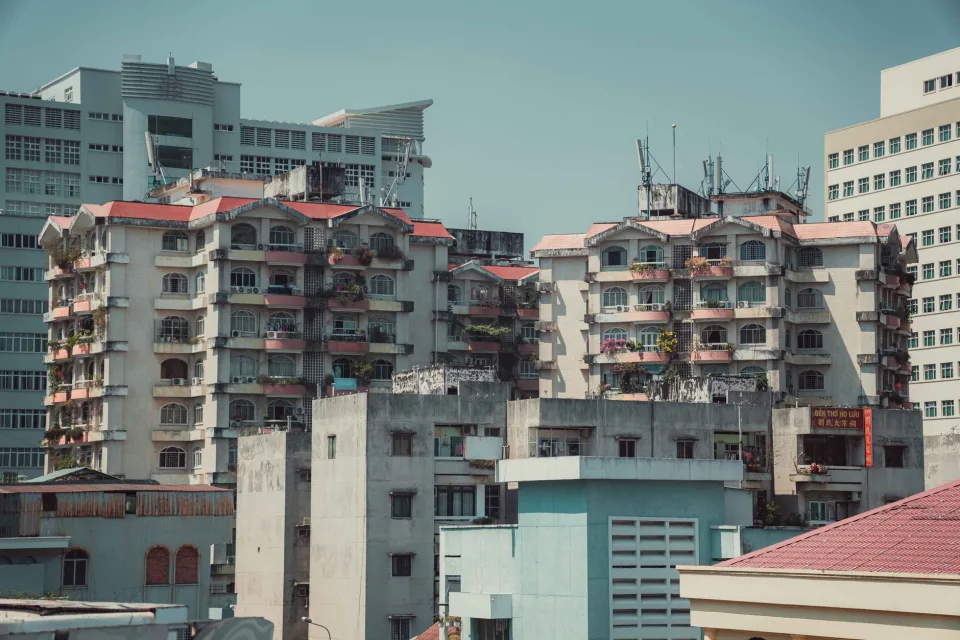Đường hẻm trước nhà